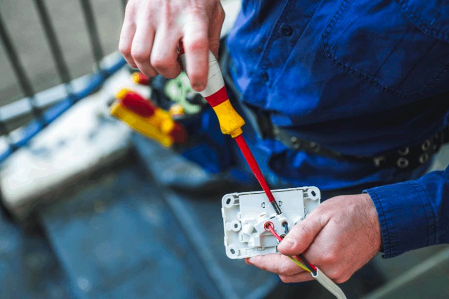 Kadıköy Priz ve Anahtar Değişimi